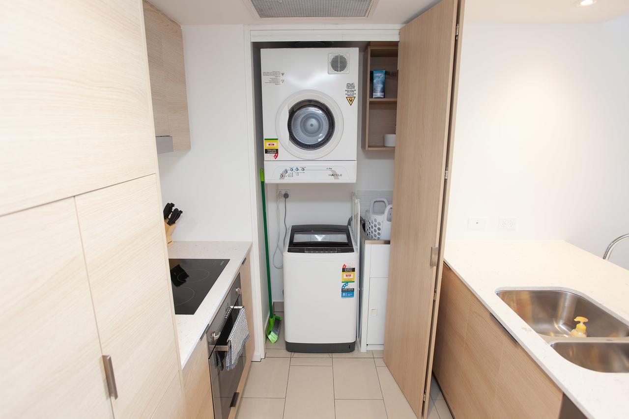 High Floor Ocean View Suites Broadbeach Гоулд Коуст Екстериор снимка