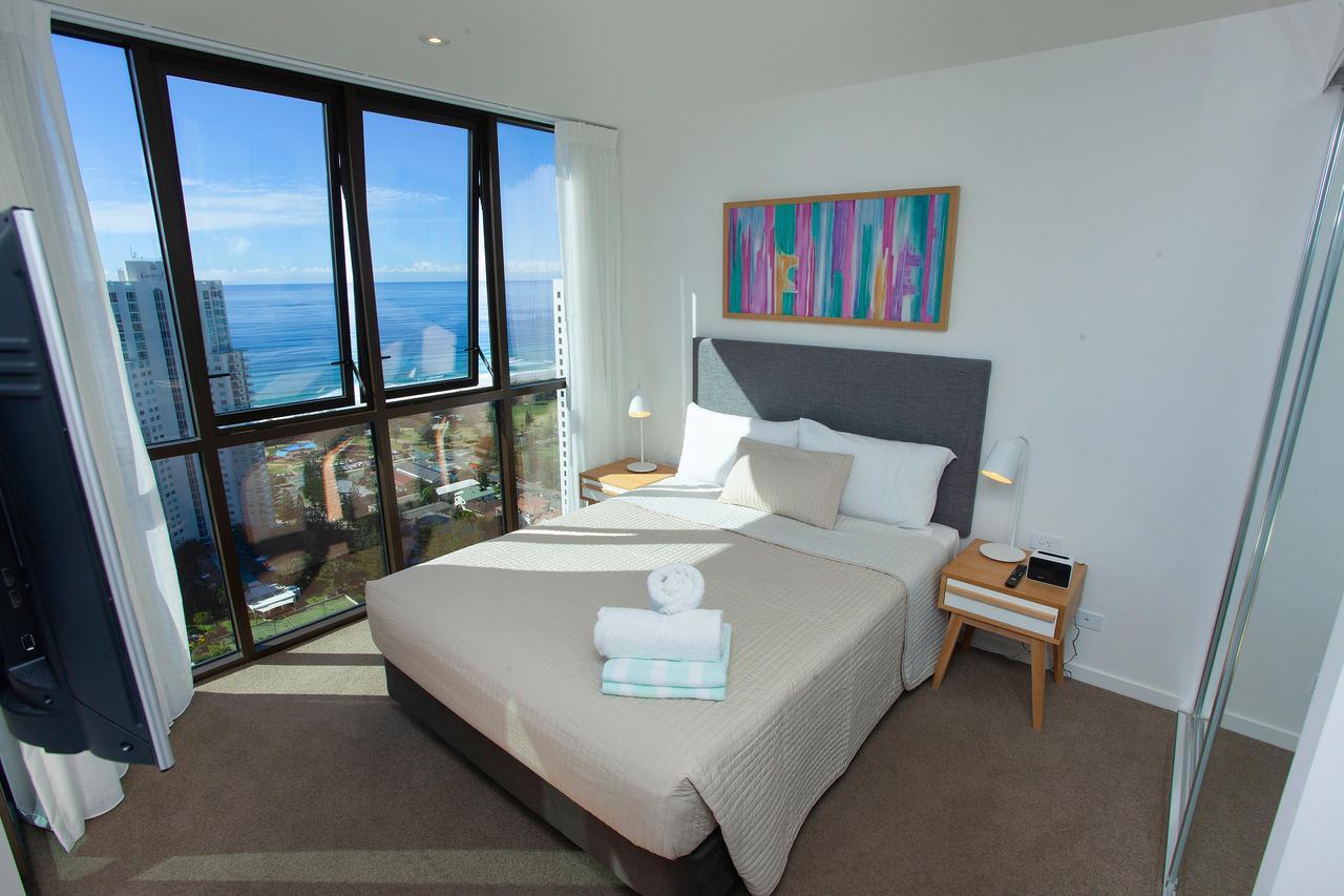 High Floor Ocean View Suites Broadbeach Гоулд Коуст Екстериор снимка