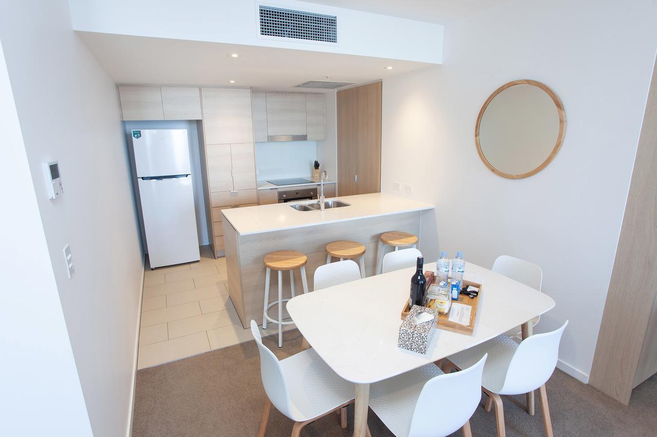 High Floor Ocean View Suites Broadbeach Гоулд Коуст Екстериор снимка