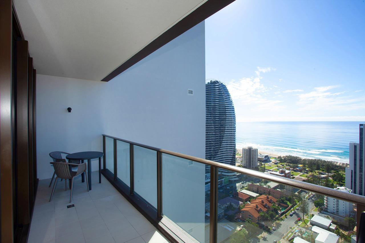 High Floor Ocean View Suites Broadbeach Гоулд Коуст Екстериор снимка