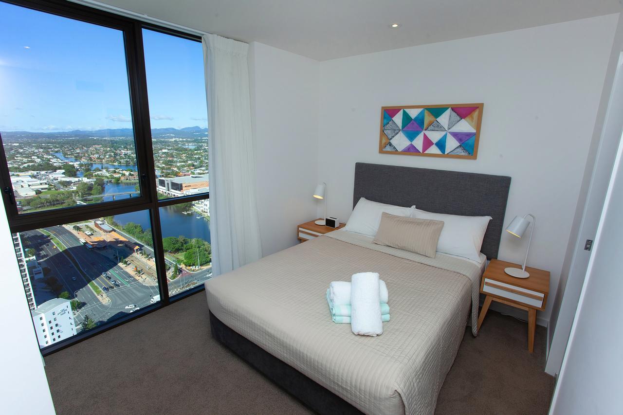 High Floor Ocean View Suites Broadbeach Гоулд Коуст Екстериор снимка