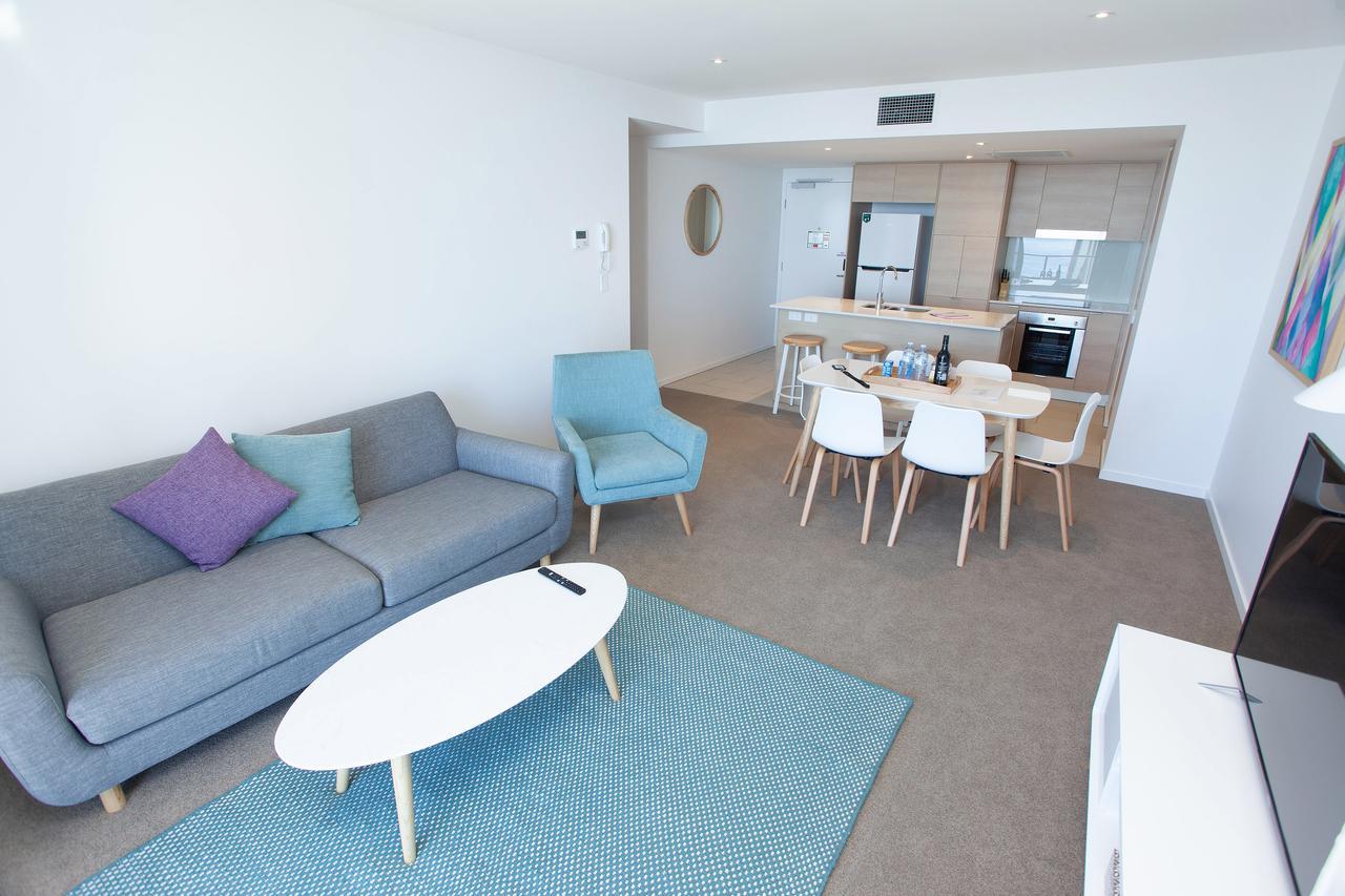 High Floor Ocean View Suites Broadbeach Гоулд Коуст Екстериор снимка