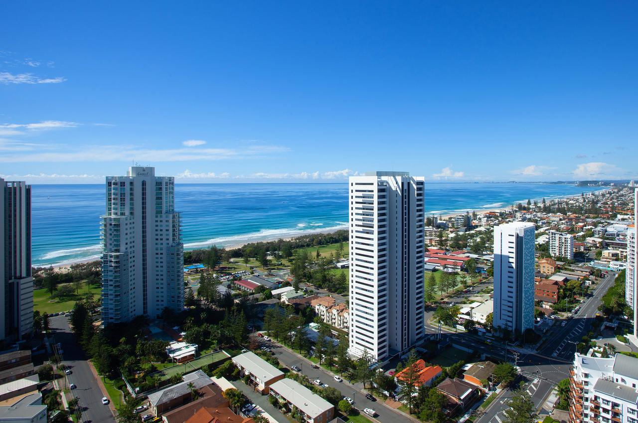 High Floor Ocean View Suites Broadbeach Гоулд Коуст Екстериор снимка