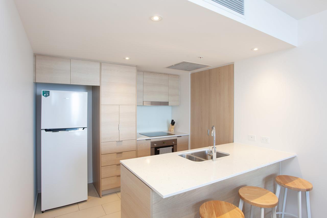 High Floor Ocean View Suites Broadbeach Гоулд Коуст Екстериор снимка