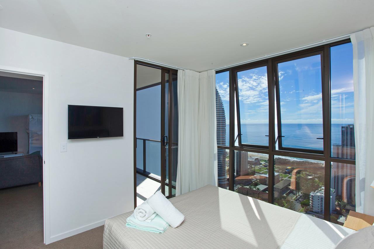 High Floor Ocean View Suites Broadbeach Гоулд Коуст Екстериор снимка