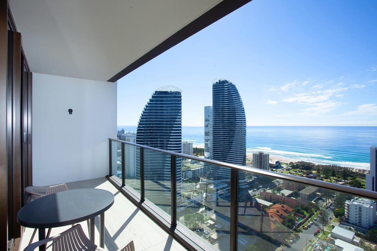 High Floor Ocean View Suites Broadbeach Гоулд Коуст Екстериор снимка