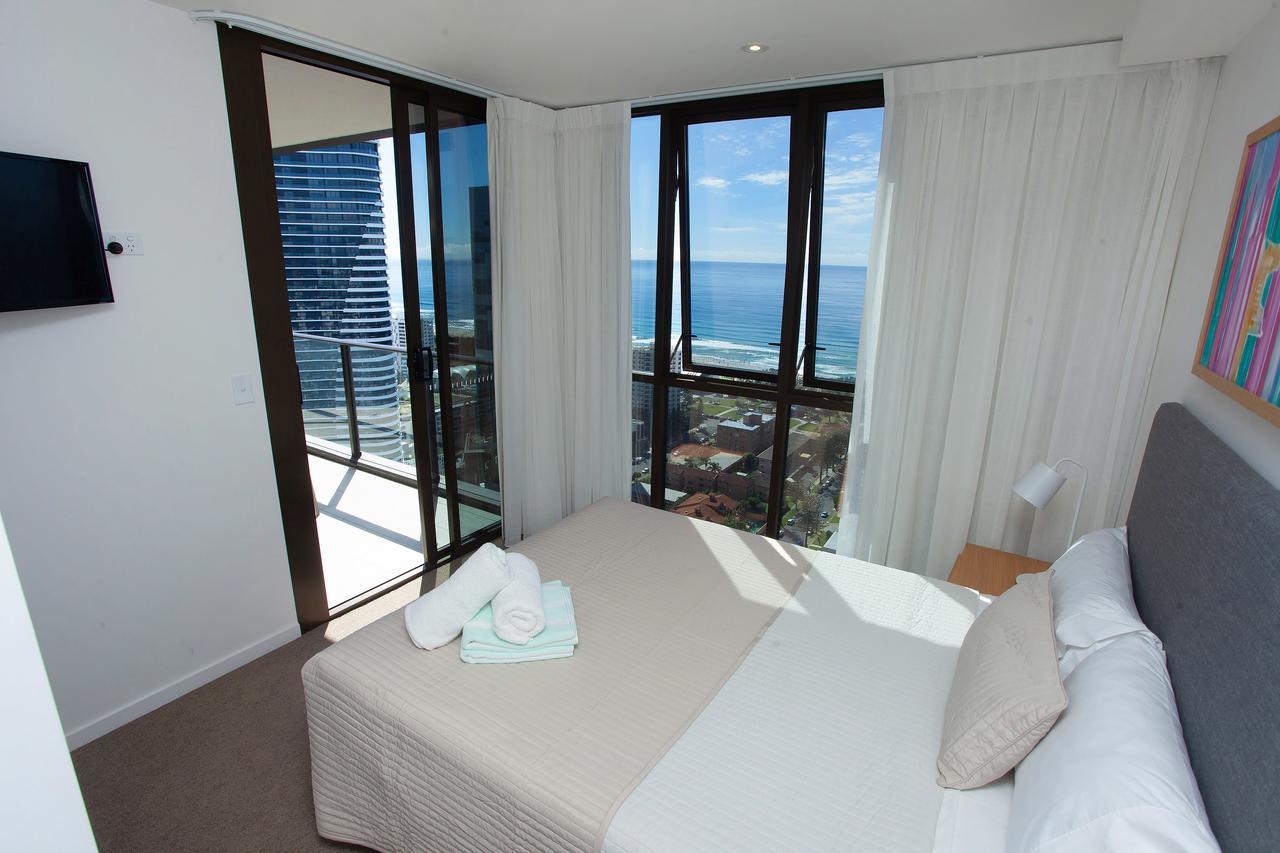 High Floor Ocean View Suites Broadbeach Гоулд Коуст Екстериор снимка