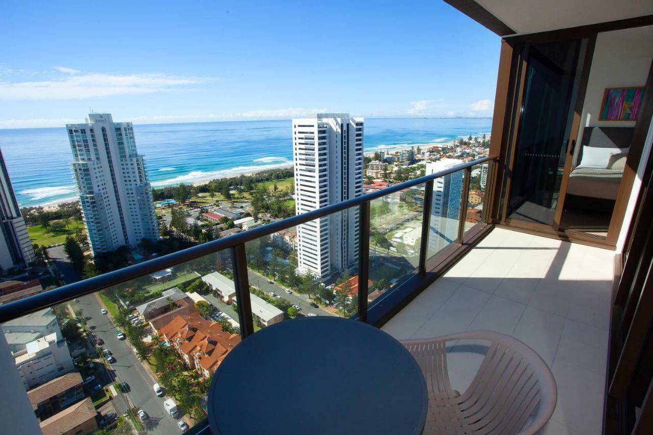 High Floor Ocean View Suites Broadbeach Гоулд Коуст Екстериор снимка